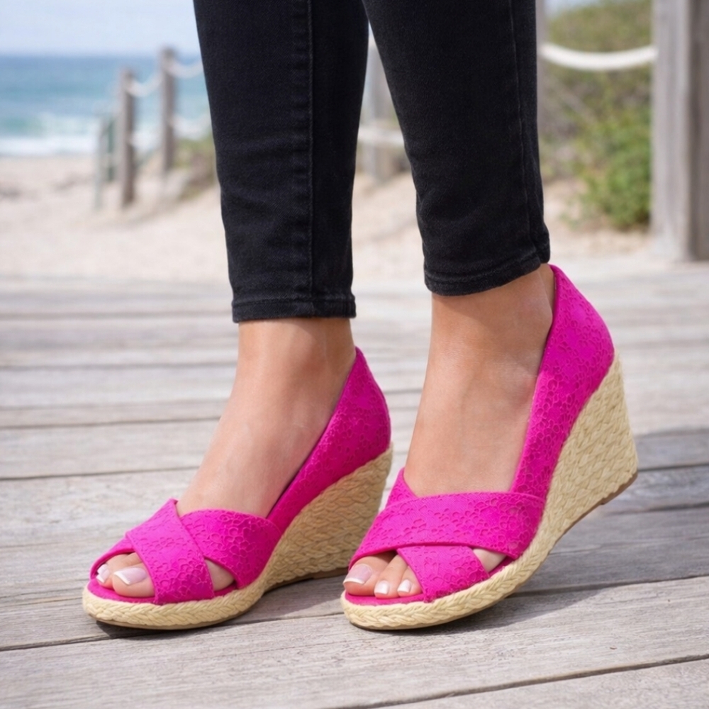 Chaps Dakota Y2K Coastal Preppy Pink Eyelet  Peep Toe Espadrille Wedge Sandal 7M